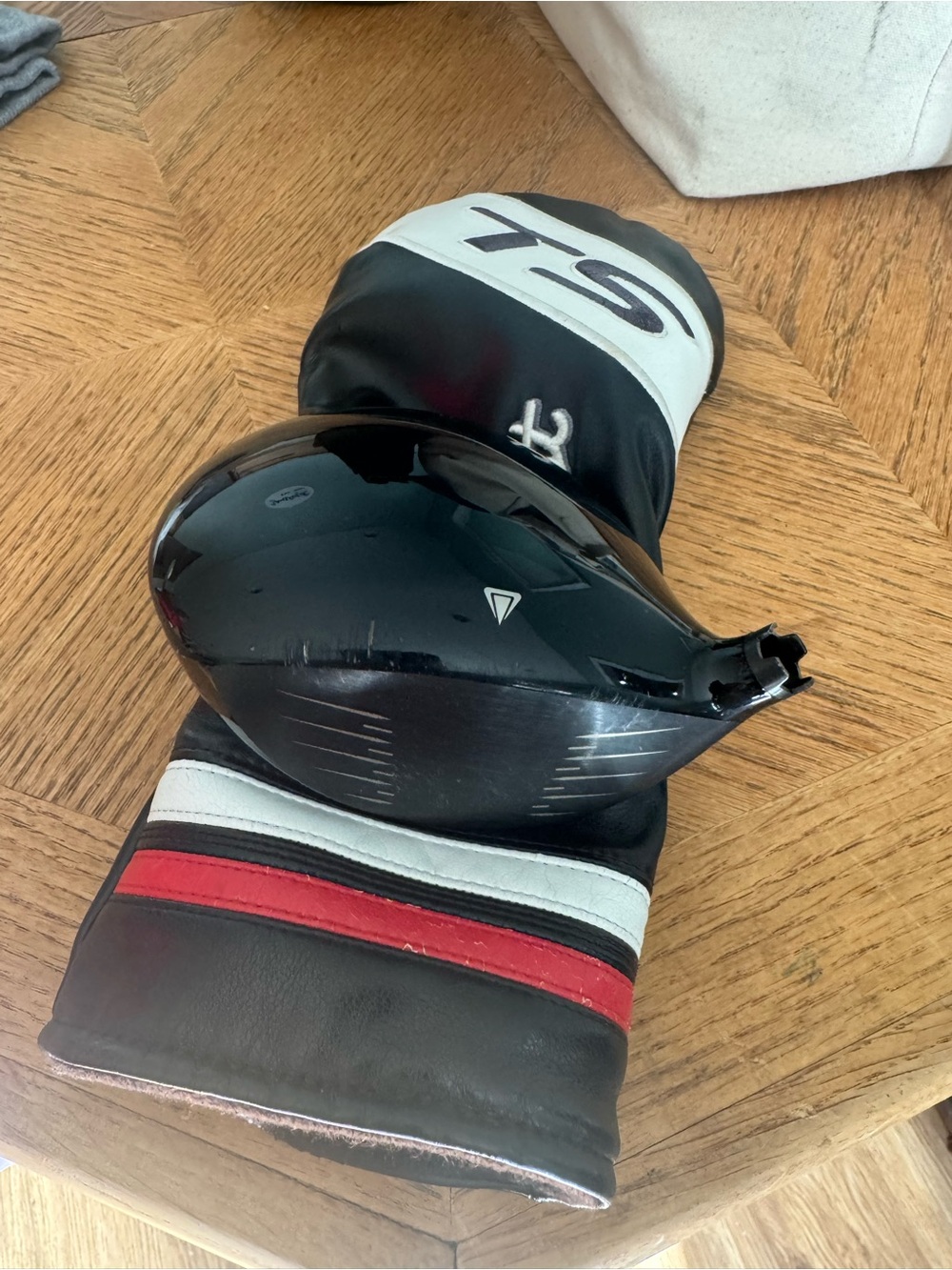 Titleist Black and Red Driver Headcover with Black Driver